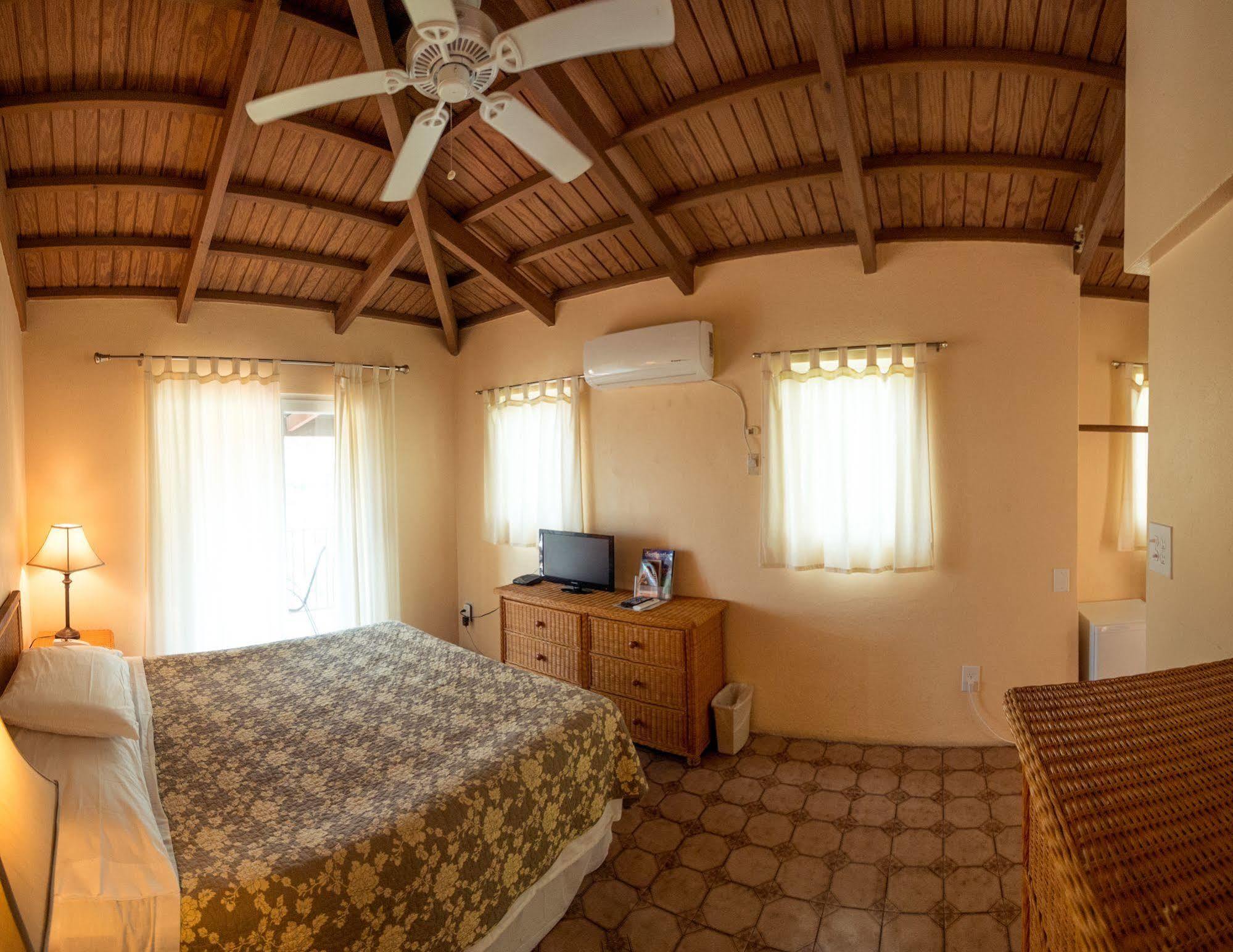 Galleon House Hotel Шарлотта-Амалия Экстерьер фото